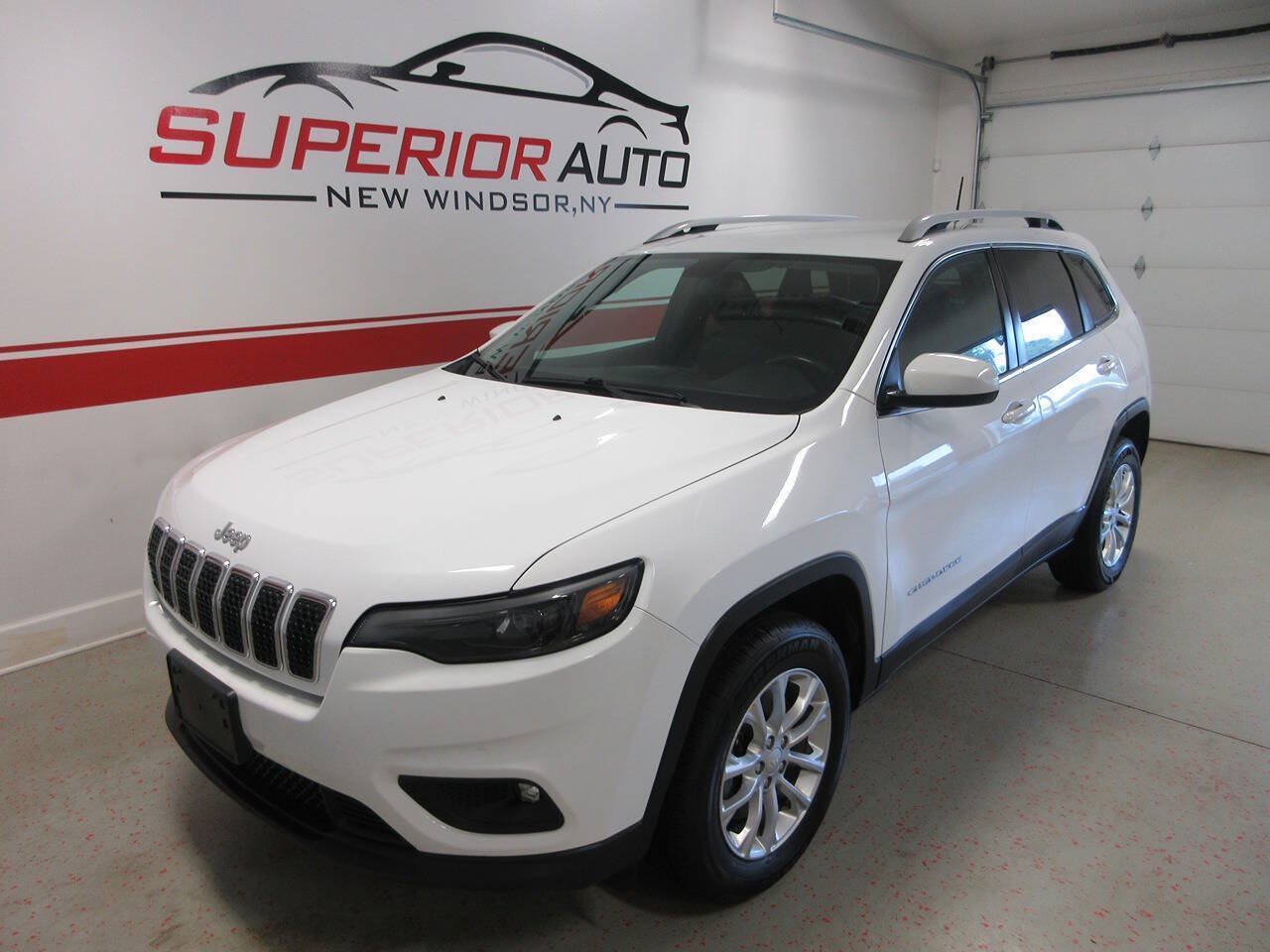 Used 2019 Jeep Cherokee Latitude w/ Cold Weather Group AWD/4WD image 9