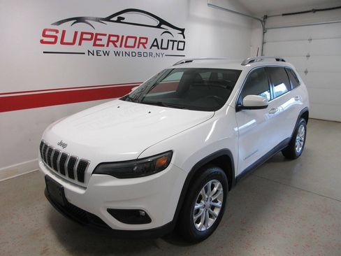 Used 2019 Jeep Cherokee Latitude w/ Cold Weather Group AWD/4WD image 9