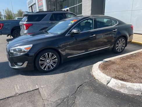 Used 2014 Kia Cadenza Premium w/ Luxury Package FWD image 5
