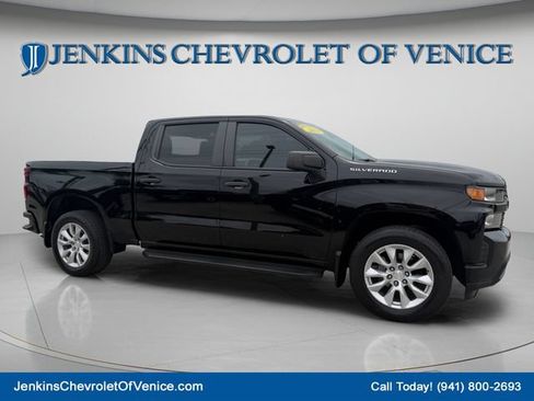 Used 2022 Chevrolet Silverado 1500 Custom w/ Safety Confidence Package RWD image 2