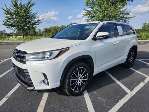 Used 2018 Toyota Highlander SE AWD/4WD image 14