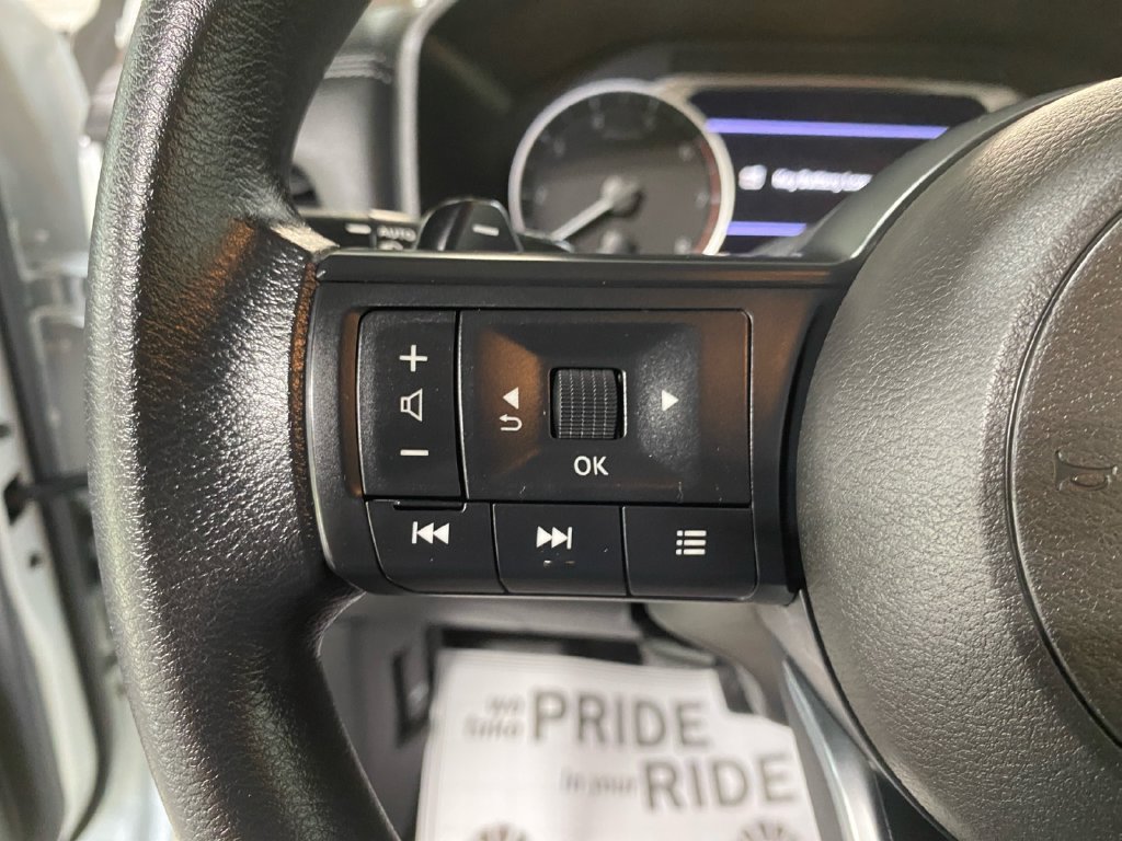 Used 2023 Nissan Rogue S AWD/4WD image 31