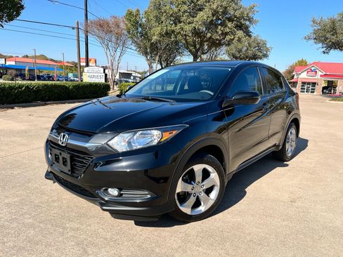 Used 2017 Honda HR-V EX image 1
