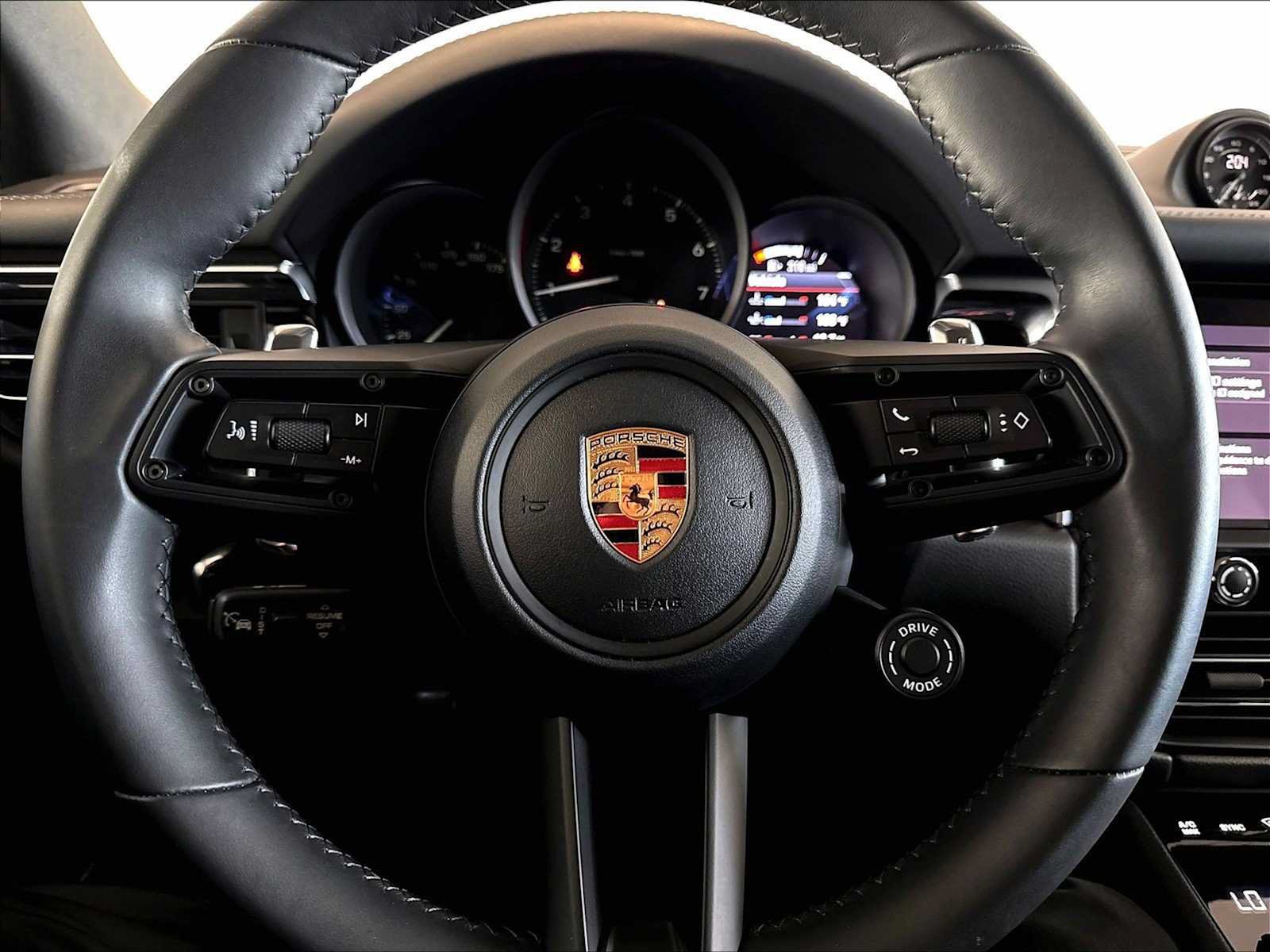 Used 2026 Porsche Macan AWD/4WD image 19