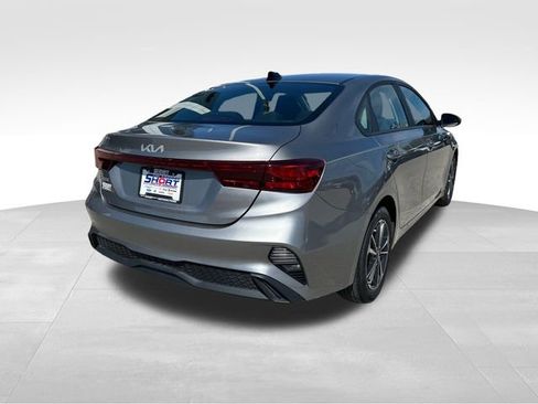 Used 2024 Kia Forte LXS w/ LXS Technology Package image 5