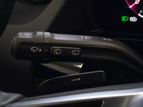 Used 2025 Mercedes-Benz GLA 250 4MATIC image 40