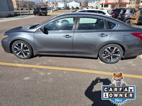 Used 2018 Nissan Altima 2.5 SV image 2
