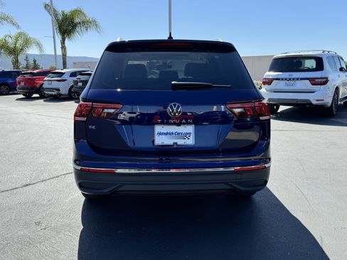 Used 2023 Volkswagen Tiguan SE w/ Panoramic Sunroof Package FWD image 11