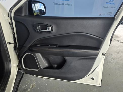 Used 2021 Jeep Compass Sport image 9