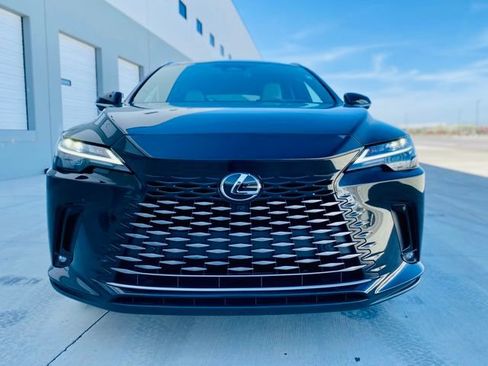 Used 2025 Lexus RX 350 Premium w/ Convenience Package image 2