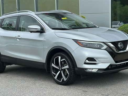Used 2021 Nissan Rogue Sport SL w/ Premium Package AWD/4WD image 2