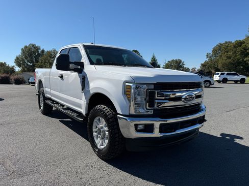 Used 2019 Ford F250 XLT w/ XLT Value Package image 8