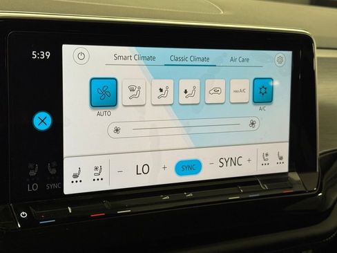 New 2026 Volkswagen Atlas Cross Sport SE image 17