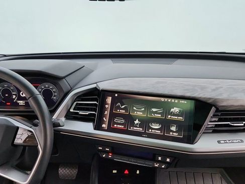 Used 2024 Audi Q4 e-tron Premium w/ Convenience Package image 27