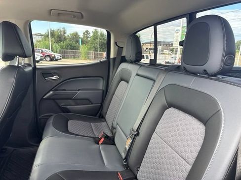 Used 2019 Chevrolet Colorado Z71 AWD/4WD image 12