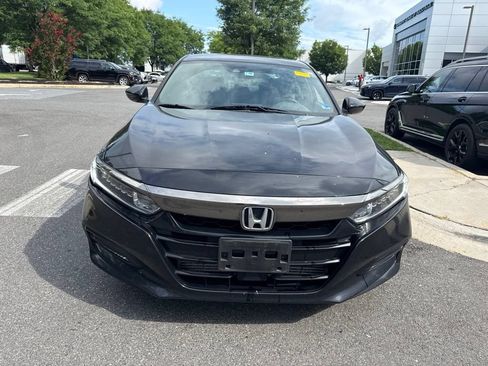 Used 2019 Honda Accord Sport image 2