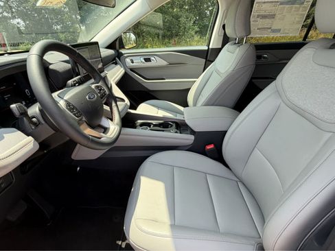 New 2026 Ford Explorer Active w/ Active Comfort Package AWD/4WD image 8
