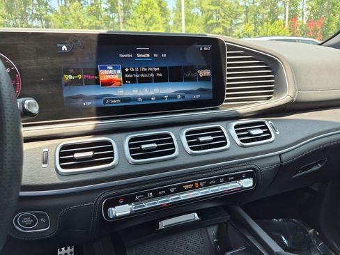 Certified 2025 Mercedes-Benz GLS 450 4MATIC image 23
