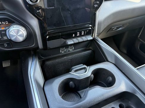 Used 2025 RAM 1500 Laramie AWD/4WD image 16
