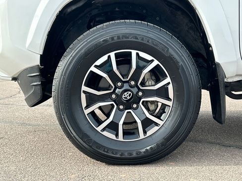 Used 2023 Toyota Tacoma TRD Sport w/ Technology Package image 25