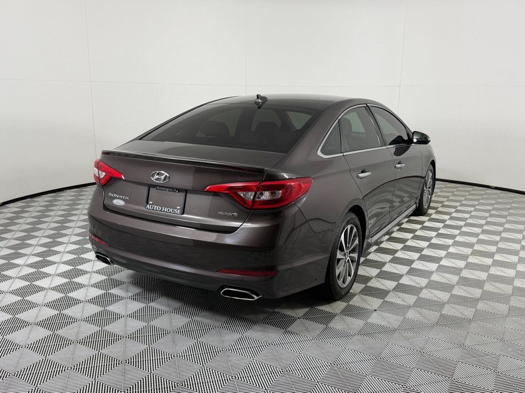 Used 2016 Hyundai Sonata Sport w/ Option Group 1V FWD image 5