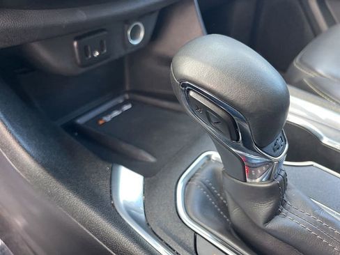 Used 2023 Chevrolet Traverse LT image 42