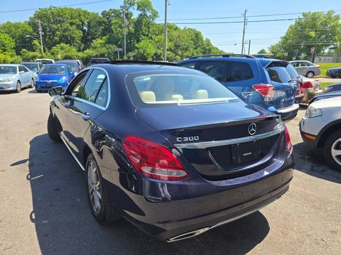 Used 2016 Mercedes-Benz C 300 4MATIC Sedan image 4