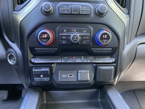 Used 2022 Chevrolet Silverado 1500 RST w/ Redline Edition AWD/4WD image 29