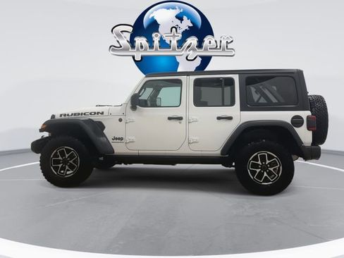 Used 2024 Jeep Wrangler Unlimited Rubicon image 2