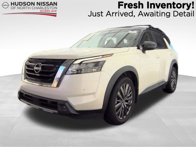 Used 2024 Nissan Pathfinder SL w/ SL Premium Package FWD image 1