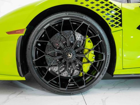 Used 2022 Lamborghini Huracan STO image 10