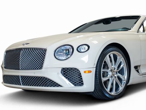 Used 2020 Bentley Continental GT V8 image 11