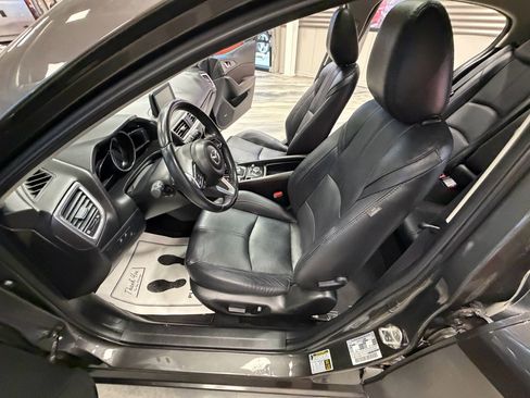 Used 2018 MAZDA MAZDA3 Grand Touring w/ Premium Equipment Package FWD image 56