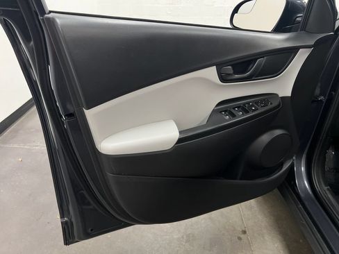 Used 2022 Hyundai Kona SE FWD image 10