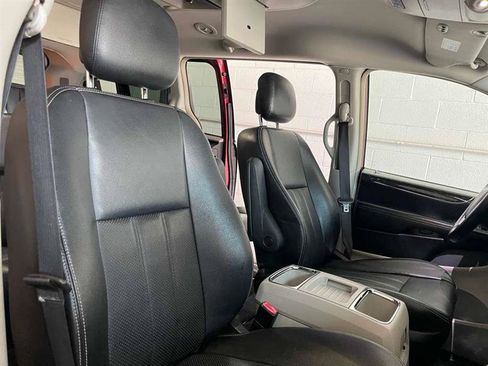 Used 2015 Chrysler Town & Country Touring-L w/ Driver Convenience Group FWD image 80