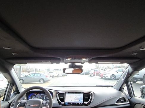 New 2026 Chrysler Pacifica Pinnacle image 22