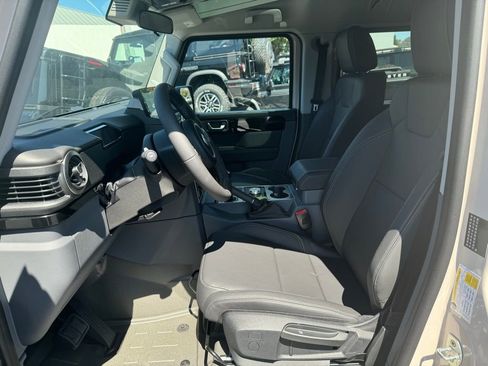 New 2025 INEOS Grenadier Fieldmaster Edition image 5