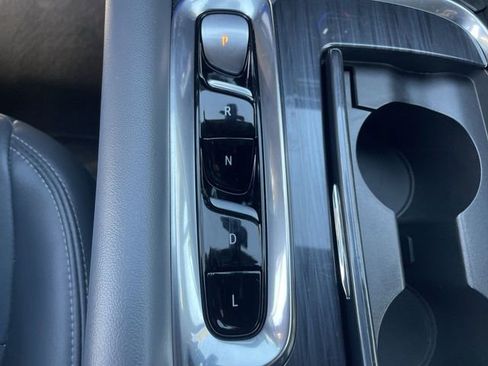 Used 2022 Buick Enclave Premium image 15