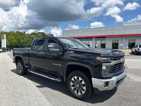 Used 2026 Chevrolet Silverado 2500 LT w/ All Star Edition AWD/4WD image 2
