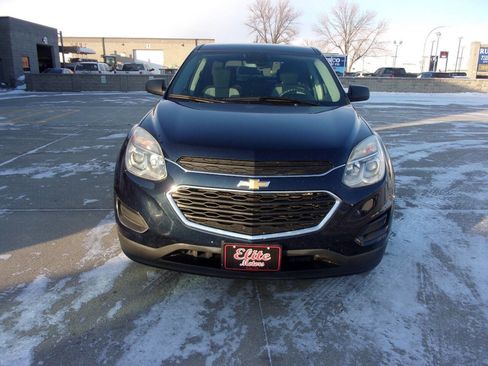 Used 2017 Chevrolet Equinox LS image 3