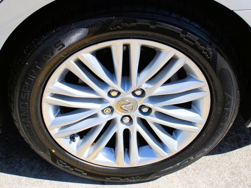 Used 2014 Lexus ES 350 w/ Luxury Package FWD image 12