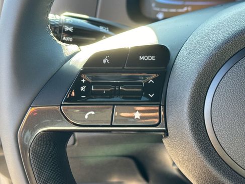 Certified 2025 Hyundai Elantra Sport image 26