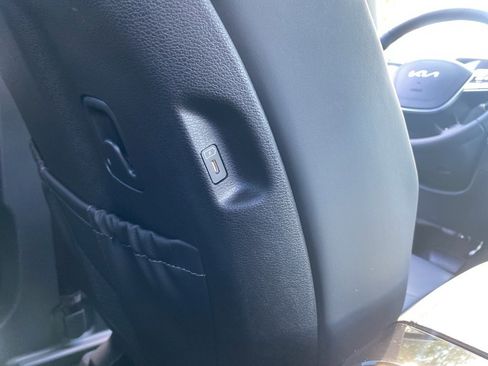 New 2025 Kia Telluride S image 24