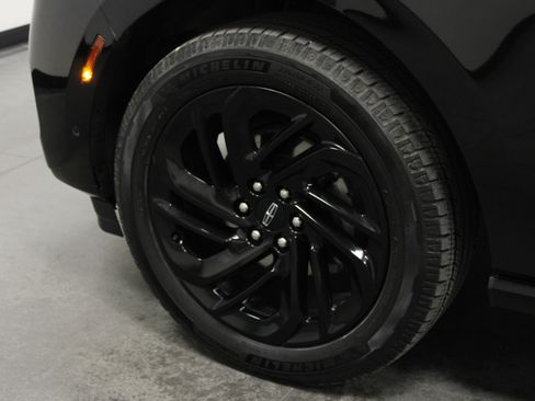 Used 2025 Lincoln Navigator Reserve AWD/4WD image 10