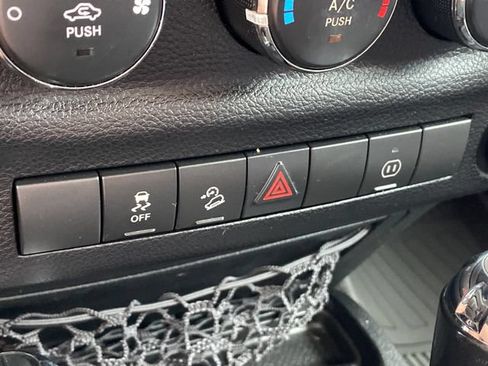 Used 2012 Jeep Wrangler Unlimited Sahara w/ Connectivity Group AWD/4WD image 17
