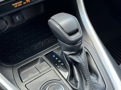 Used 2021 Toyota RAV4 LE image 21