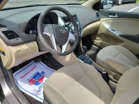 Used 2012 Hyundai Accent GLS FWD image 12