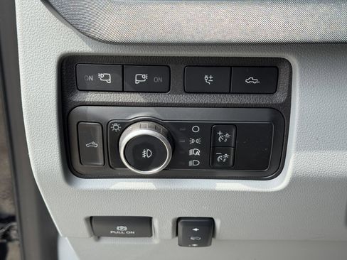 Used 2024 Ford F350 Limited w/ FX4 Off-Road Package image 27