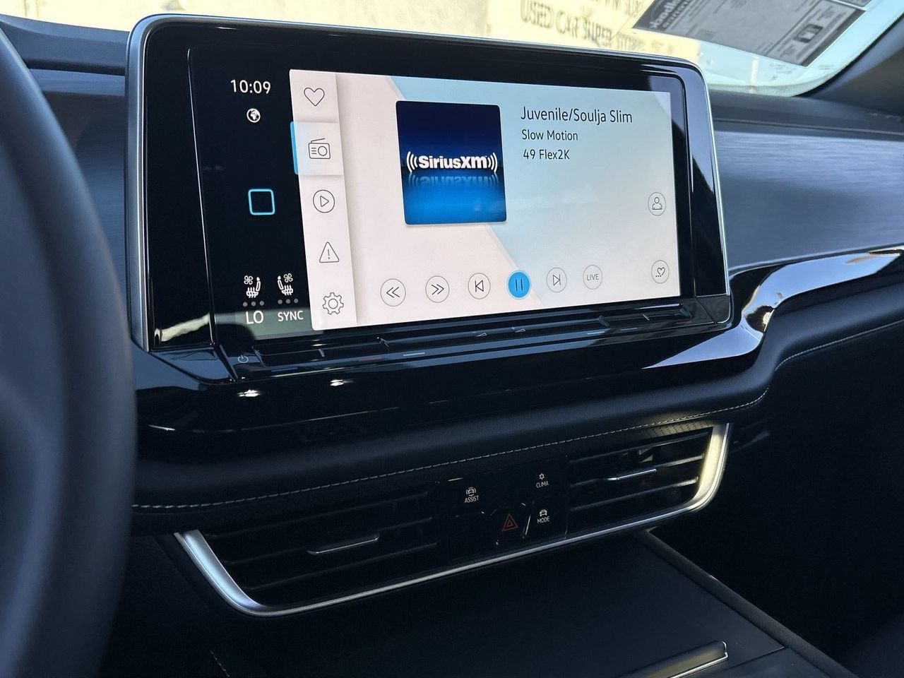 New 2026 Volkswagen Atlas Cross Sport SE FWD image 21