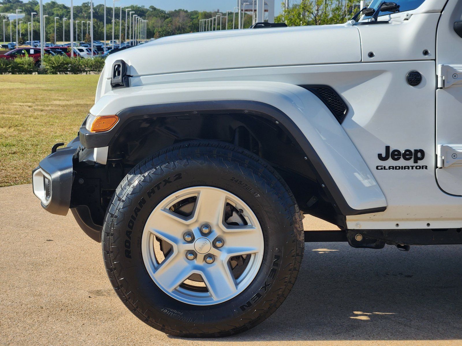 Used 2022 Jeep Gladiator Sport AWD/4WD image 13
